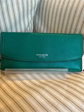 COACH Emerald Green Legacy Leather Soft Wallet NWT